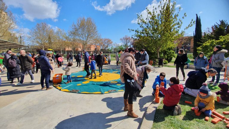 Fiesta inclusiva para reclamar “concienciación social todos los días del año”